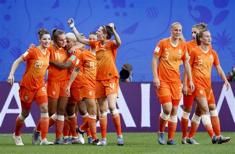oranje vrouwen voetbal programma